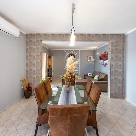 Thalia Apartamento *